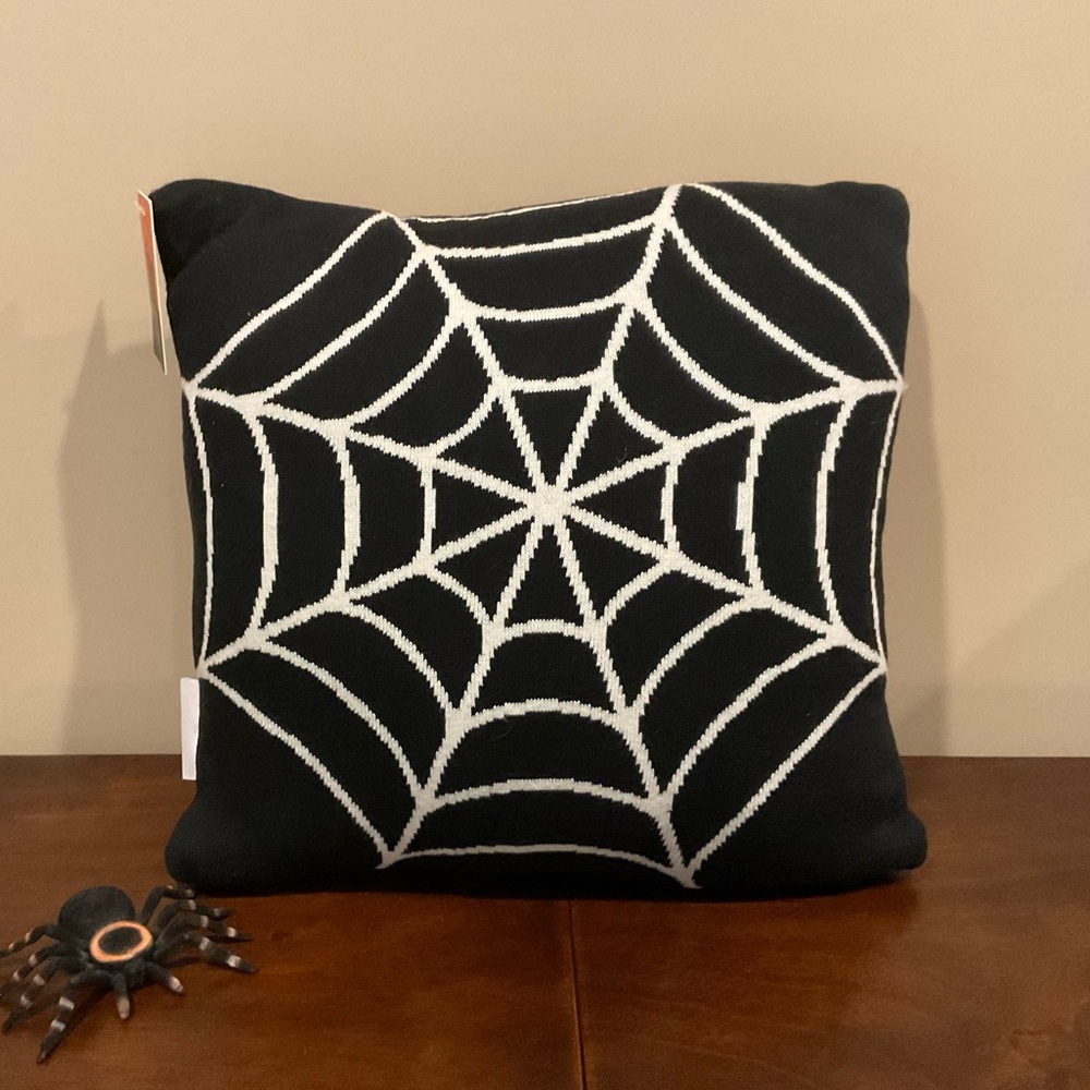 NWT Spider Web Halloween Decorative Pillow ๐ท๏ธ - Picture 2 of 4